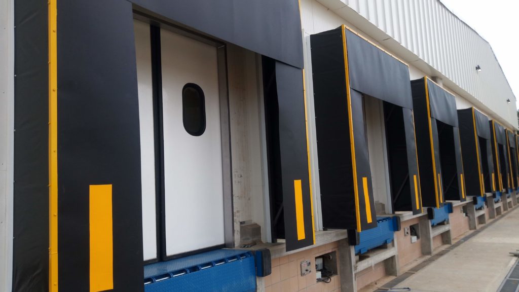 Abrigo Retráctil Para Muelle de Carga | DOORTEC SAS